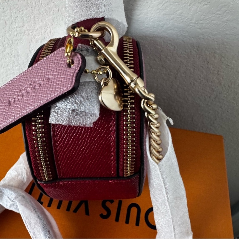 NWT Coach Heart Crossbody In Colorblock w/dustbag - Picture 5 of 6